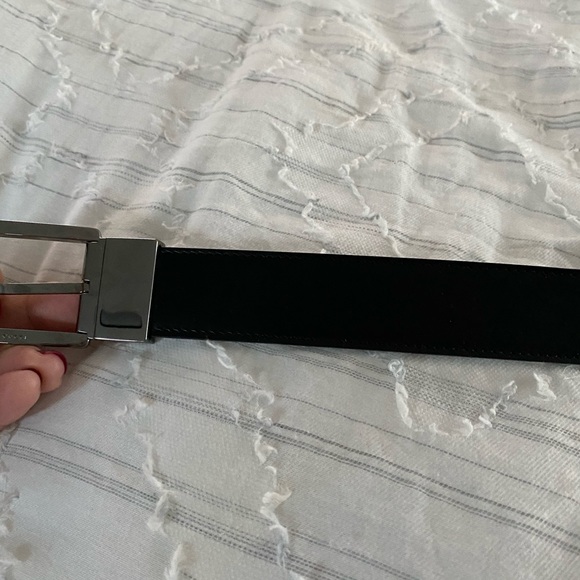 Unisex Gucci Belt- Reversible - Picture 5 of 7